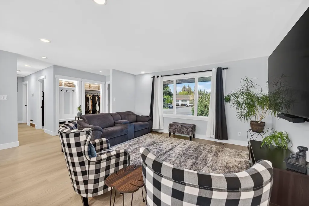 10020 Oakfield Drive SW Calgary AB T2V 4B4