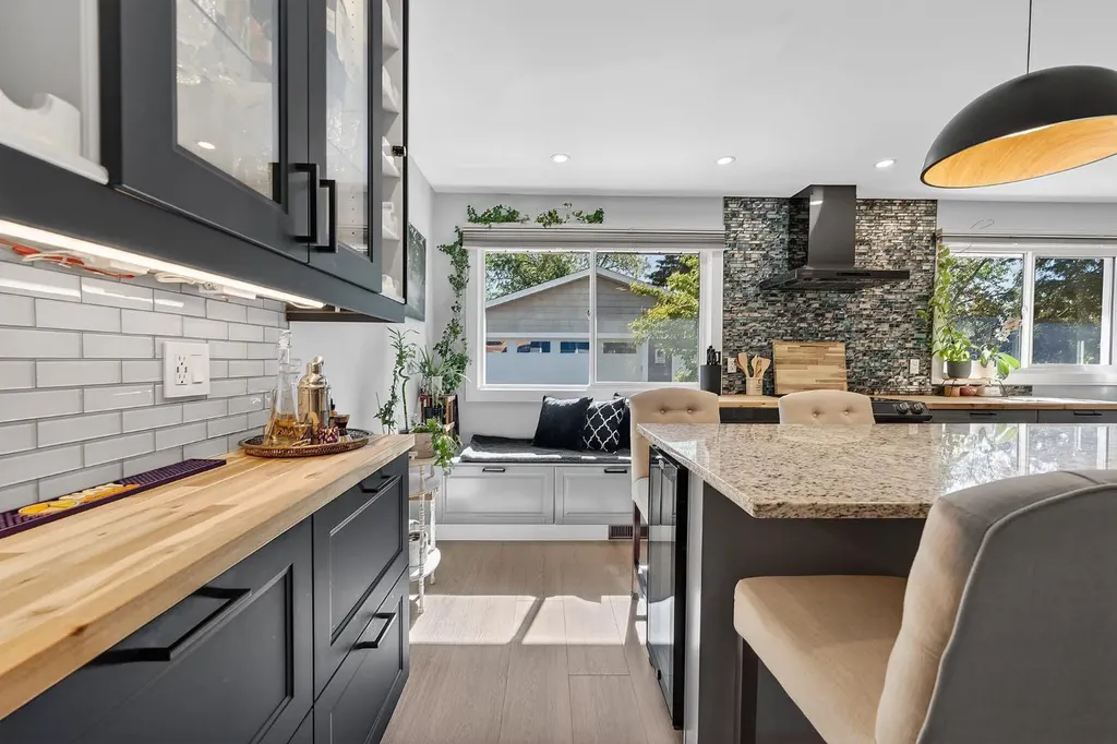 10020 Oakfield Drive SW Calgary AB T2V 4B4