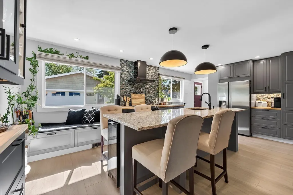 10020 Oakfield Drive SW Calgary AB T2V 4B4