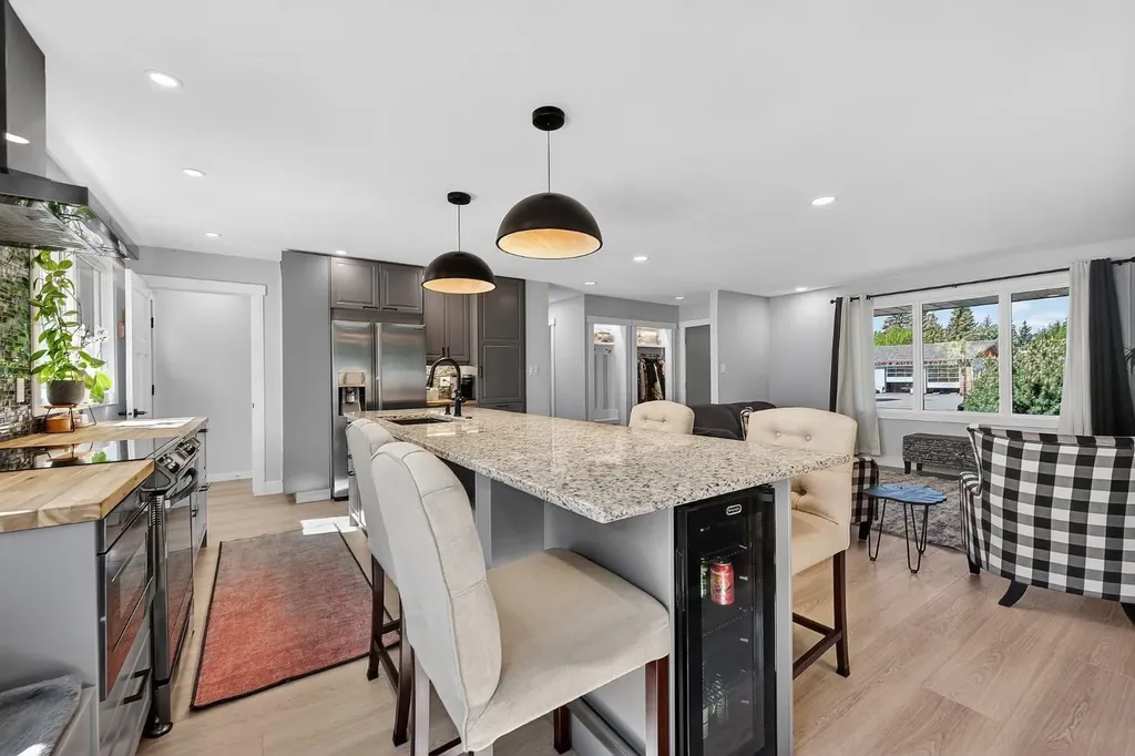 10020 Oakfield Drive SW Calgary AB T2V 4B4