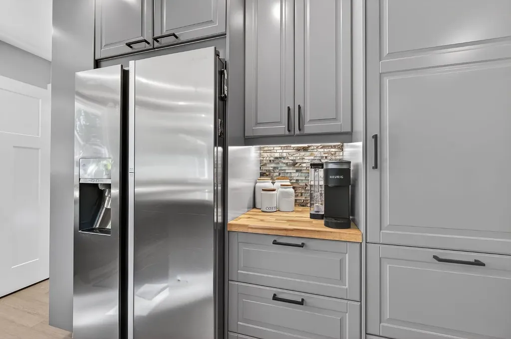 10020 Oakfield Drive SW Calgary AB T2V 4B4