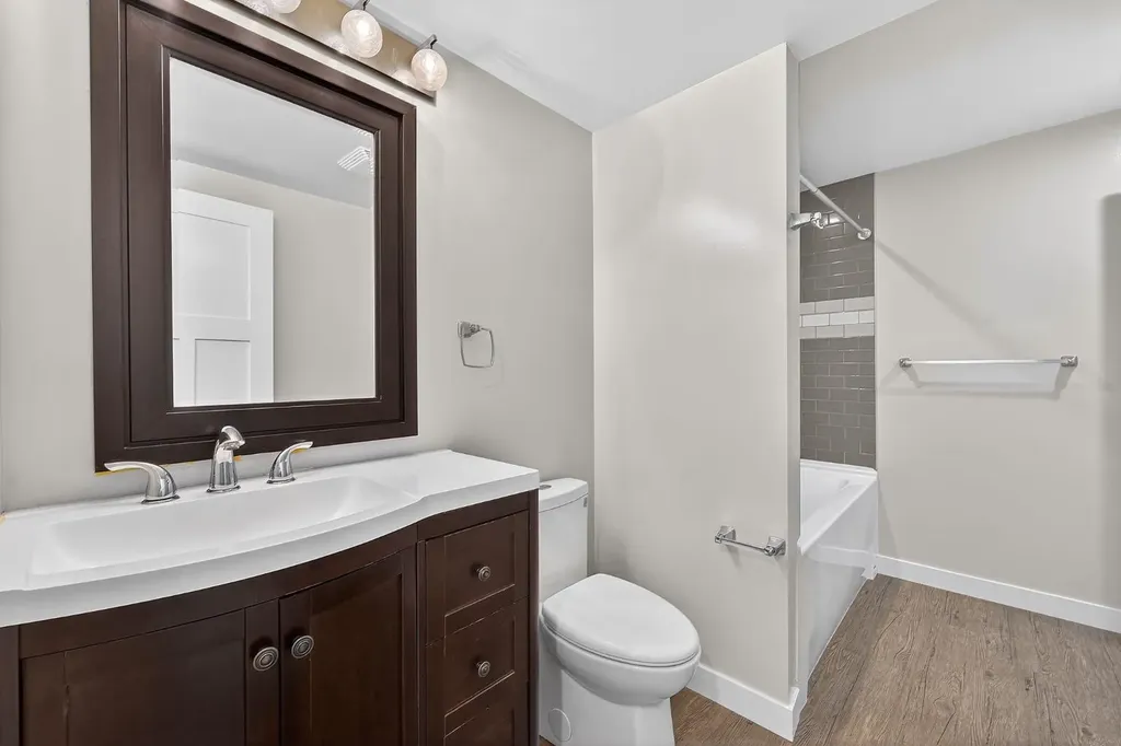 10020 Oakfield Drive SW Calgary AB T2V 4B4