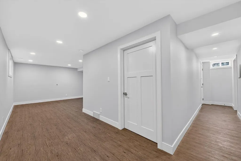 10020 Oakfield Drive SW Calgary AB T2V 4B4