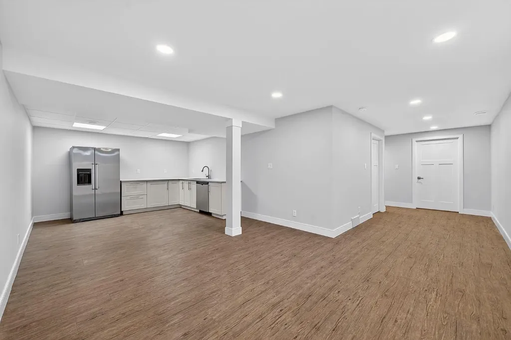 10020 Oakfield Drive SW Calgary AB T2V 4B4