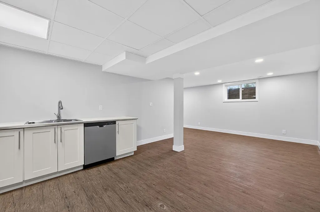 10020 Oakfield Drive SW Calgary AB T2V 4B4