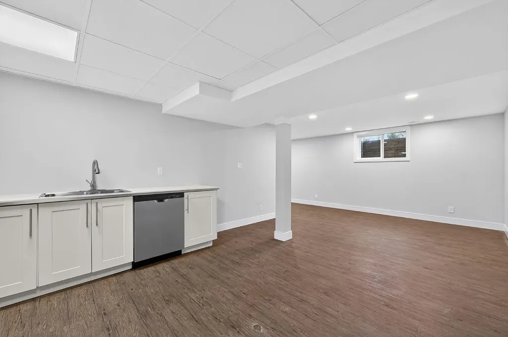 10020 Oakfield Drive SW Calgary AB T2V 4B4