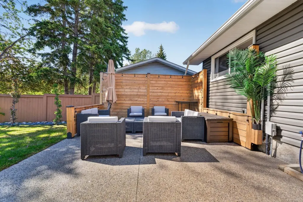 10020 Oakfield Drive SW Calgary AB T2V 4B4