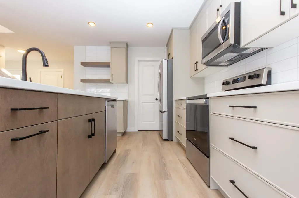 4430 53 Street Rocky Mountain House AB T4T 0C3