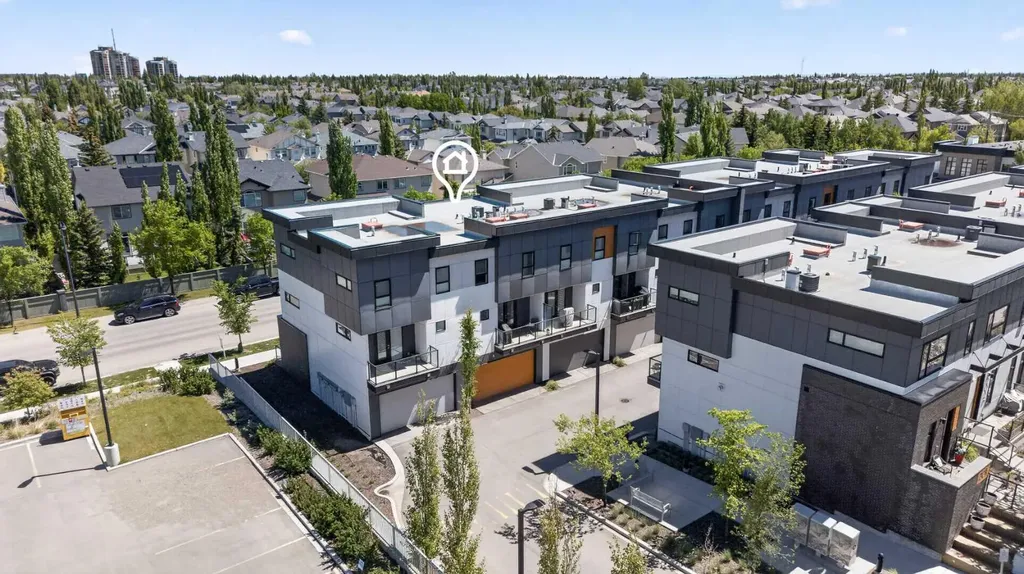 833 77 Street SW Calgary AB T3H 6B2