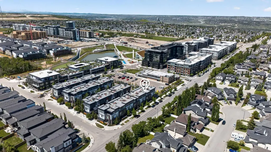 833 77 Street SW Calgary AB T3H 6B2