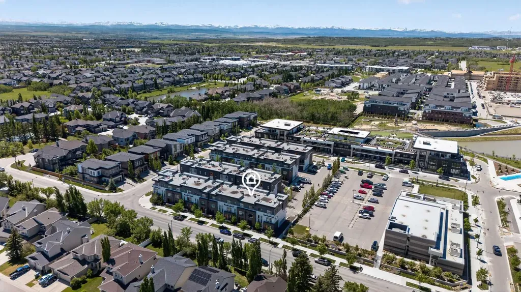 833 77 Street SW Calgary AB T3H 6B2