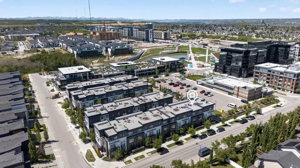 833 77 Street SW Calgary AB T3H 6B2