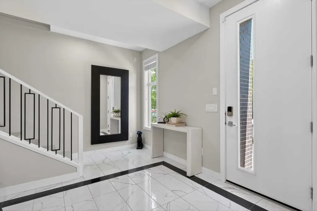 833 77 Street SW Calgary AB T3H 6B2