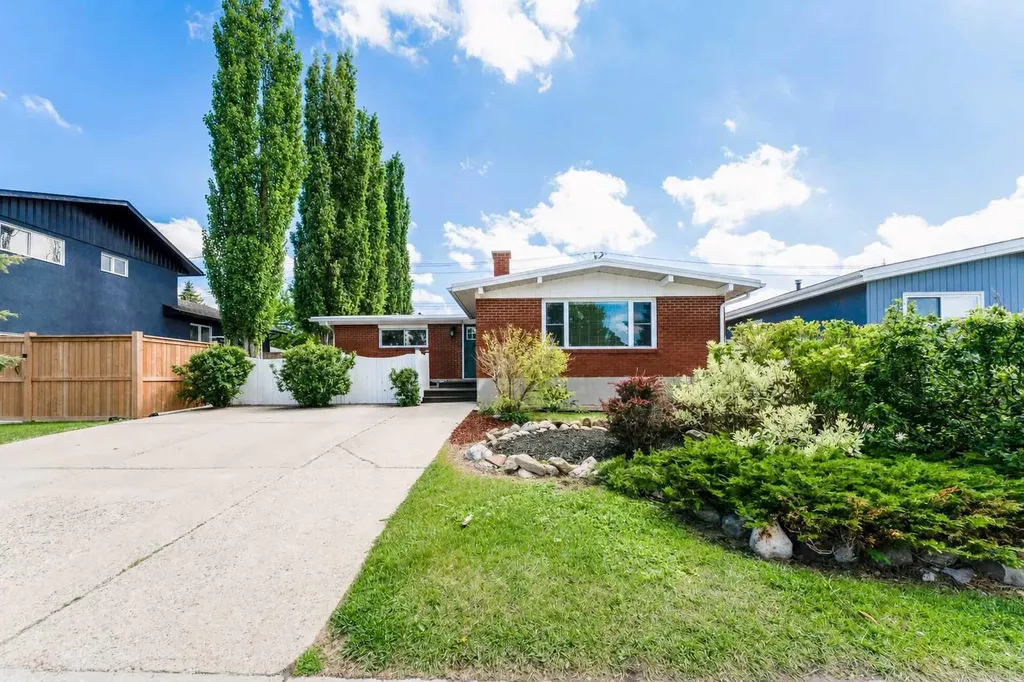 2023 8 Avenue NE Calgary AB T2E 0T5