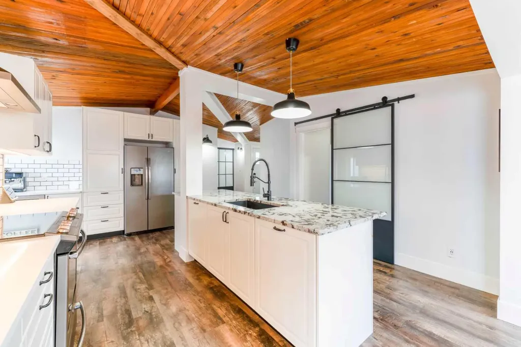 2023 8 Avenue NE Calgary AB T2E 0T5