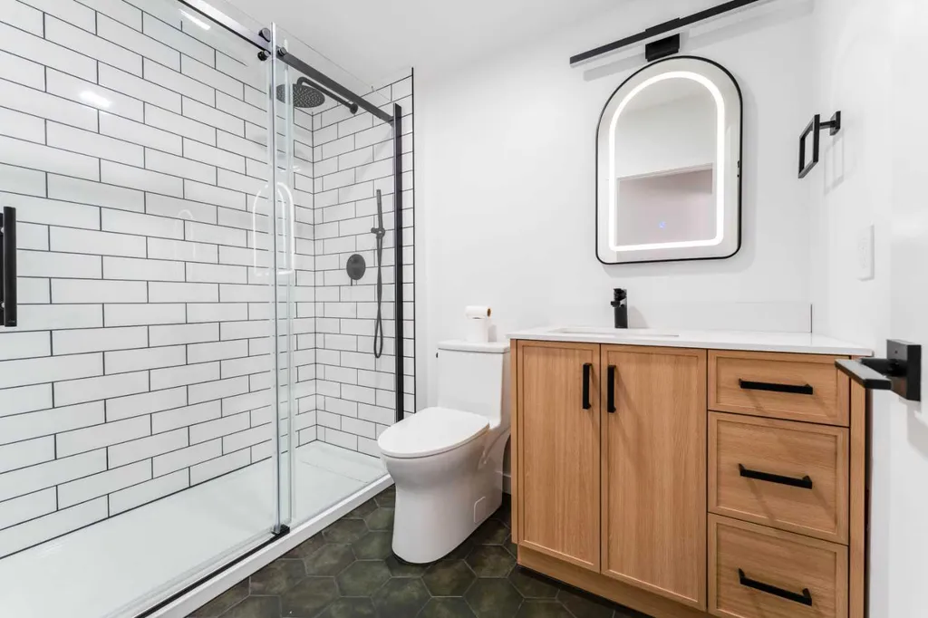 2023 8 Avenue NE Calgary AB T2E 0T5