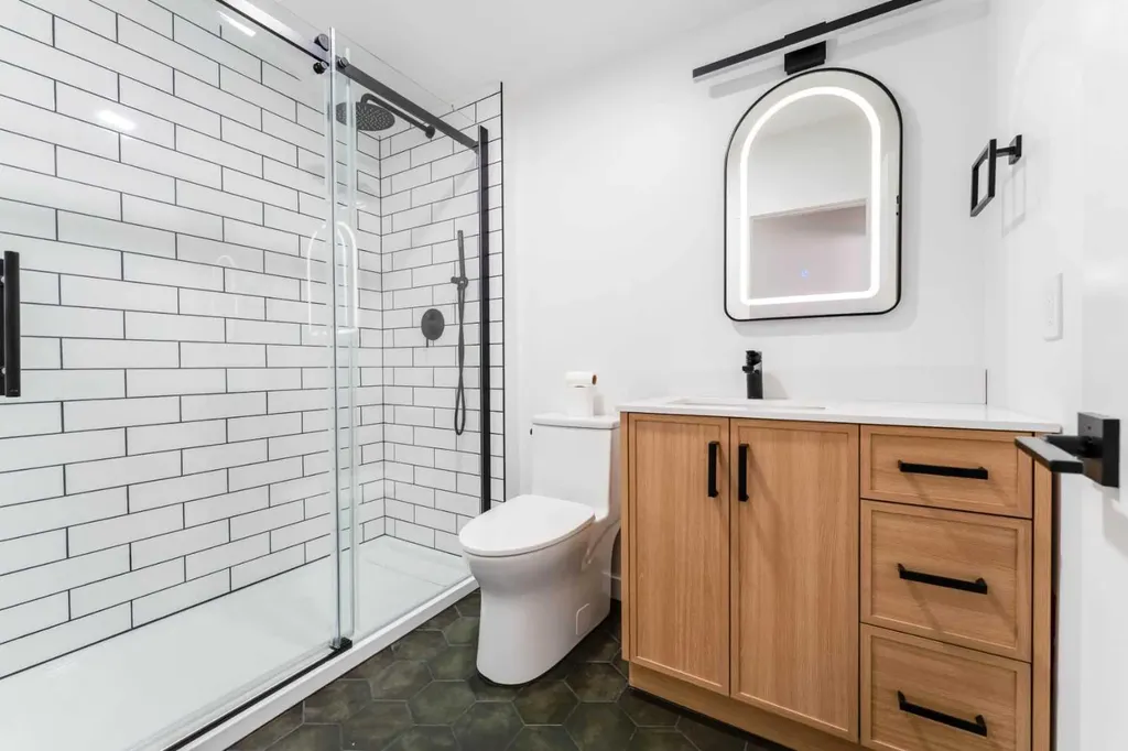 2023 8 Avenue NE Calgary AB T2E 0T5