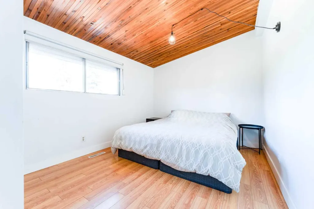 2023 8 Avenue NE Calgary AB T2E 0T5