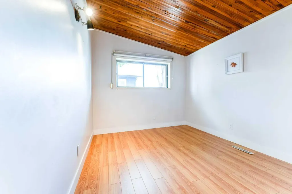 2023 8 Avenue NE Calgary AB T2E 0T5