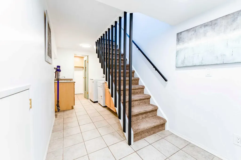 2023 8 Avenue NE Calgary AB T2E 0T5