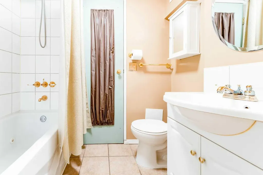 2023 8 Avenue NE Calgary AB T2E 0T5