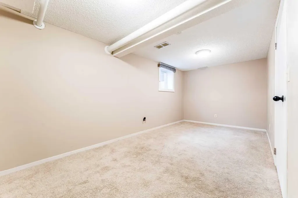 2023 8 Avenue NE Calgary AB T2E 0T5