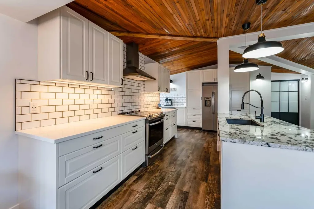 2023 8 Avenue NE Calgary AB T2E 0T5
