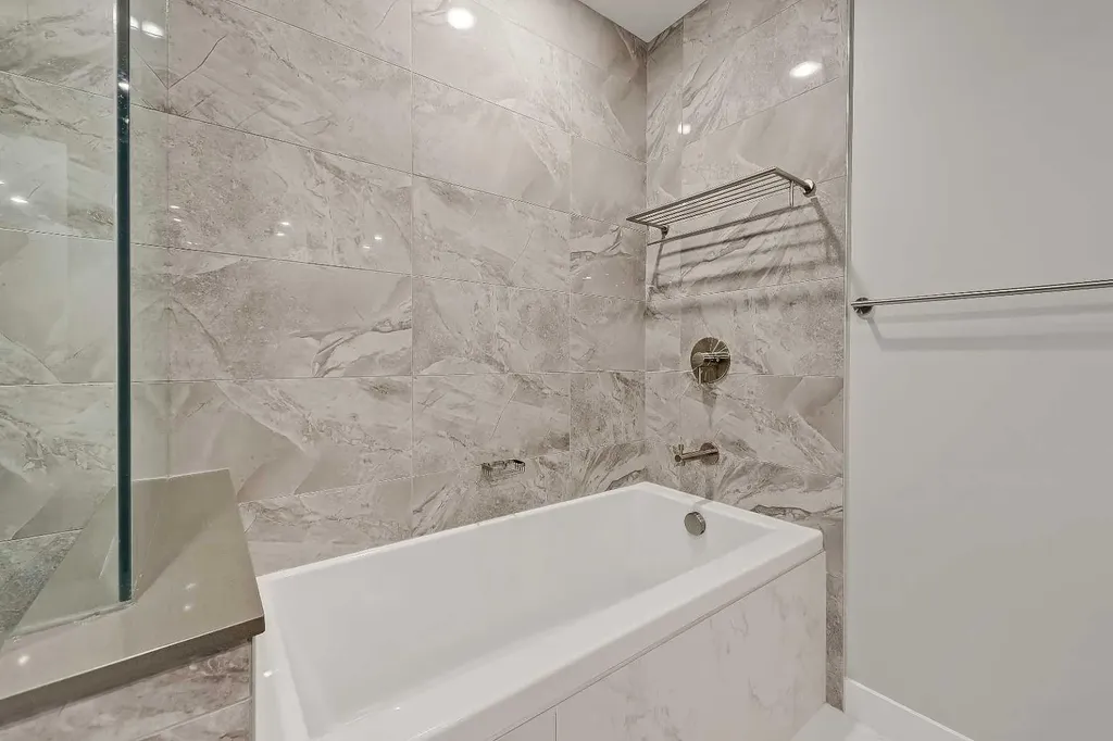 88 9 Street NE Calgary AB T2E 4E1
