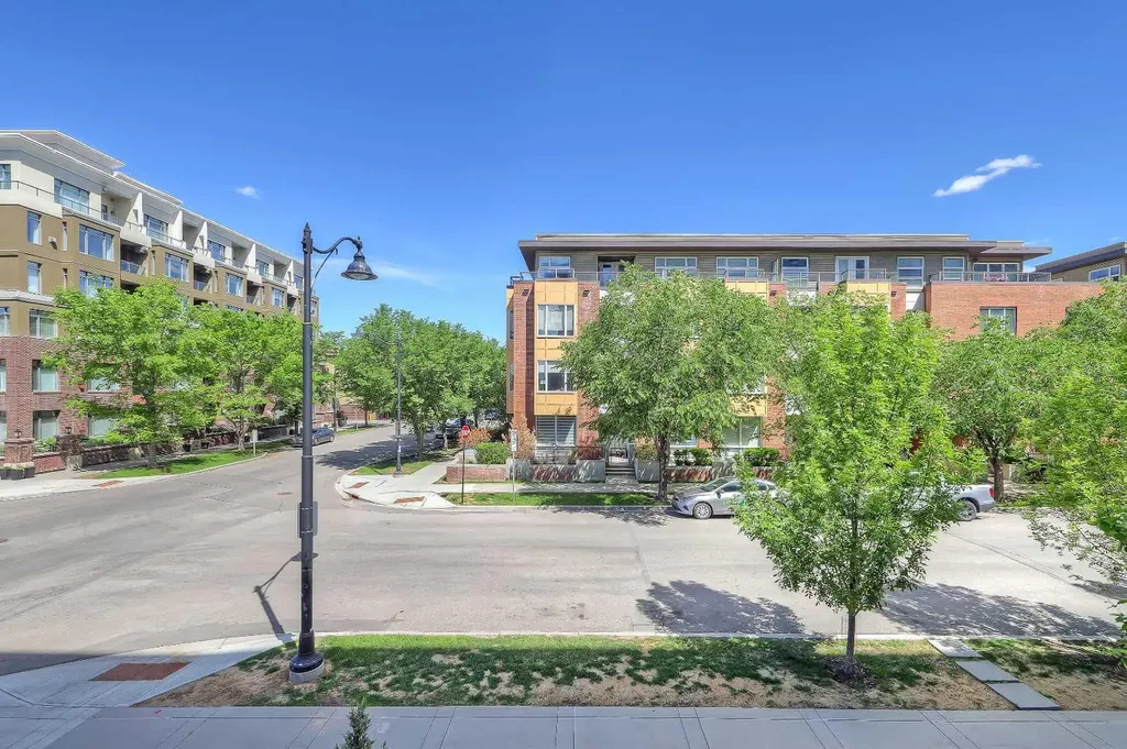 88 9 Street NE Calgary AB T2E 4E1
