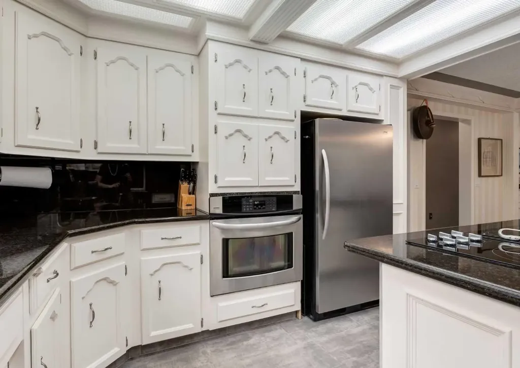 40 Edgemont Court NW Calgary AB T3A 2N3