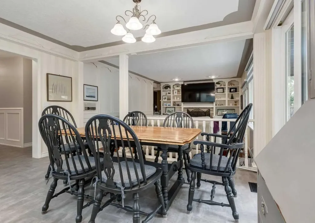40 Edgemont Court NW Calgary AB T3A 2N3