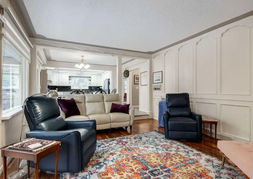40 Edgemont Court NW Calgary AB T3A 2N3