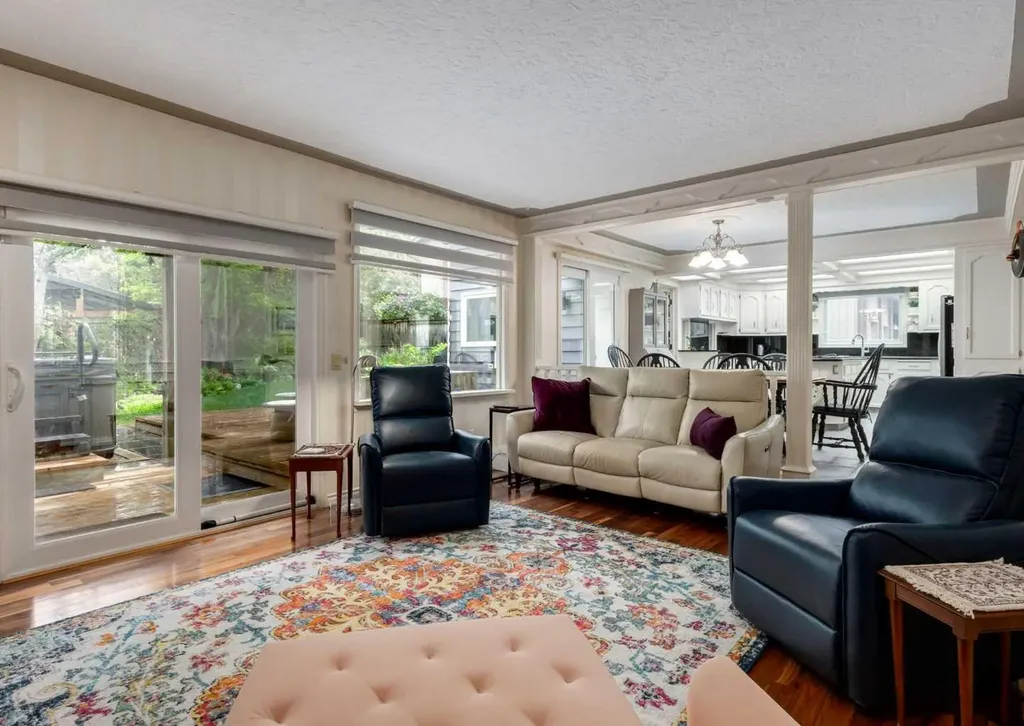 40 Edgemont Court NW Calgary AB T3A 2N3