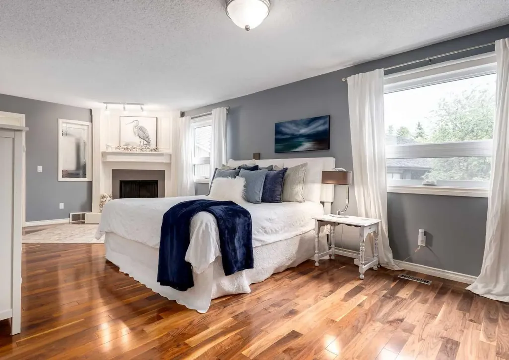 40 Edgemont Court NW Calgary AB T3A 2N3