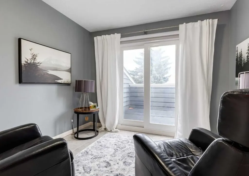 40 Edgemont Court NW Calgary AB T3A 2N3