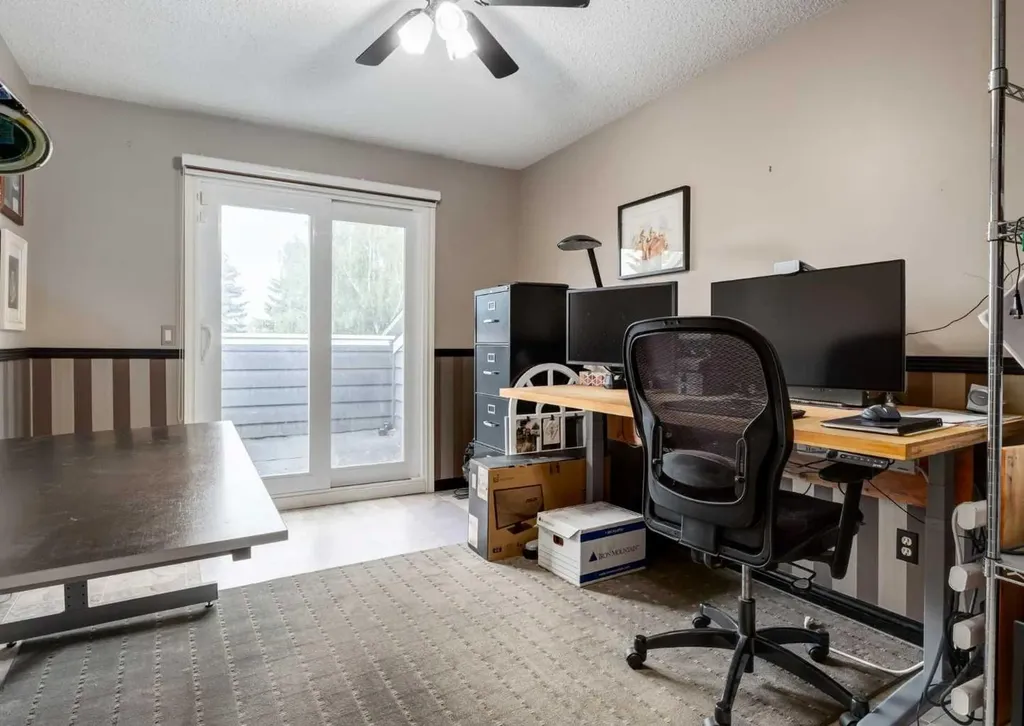 40 Edgemont Court NW Calgary AB T3A 2N3