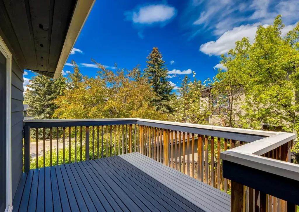 40 Edgemont Court NW Calgary AB T3A 2N3