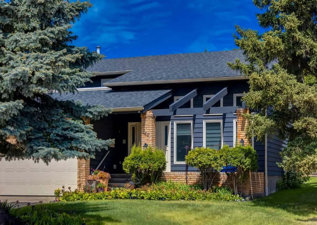 40 Edgemont Court NW Calgary AB T3A 2N3