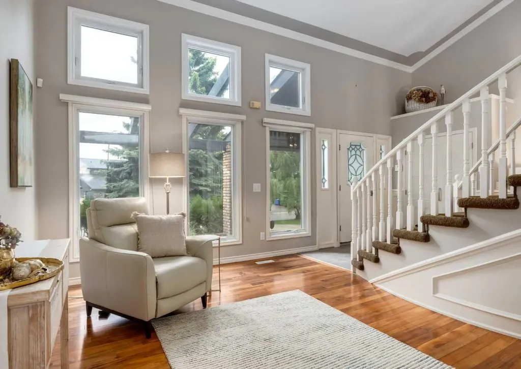 40 Edgemont Court NW Calgary AB T3A 2N3
