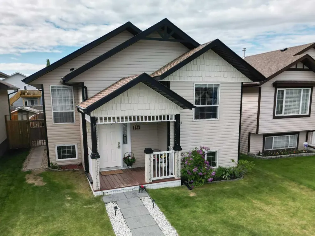 136 Lanterman Close Red Deer AB T4N 3N8