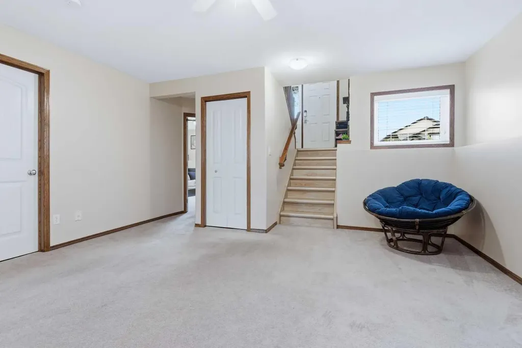 136 Lanterman Close Red Deer AB T4N 3N8