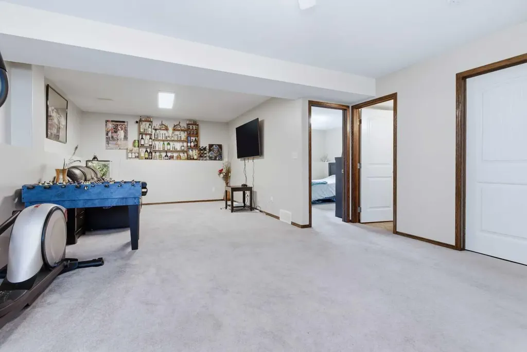 136 Lanterman Close Red Deer AB T4N 3N8