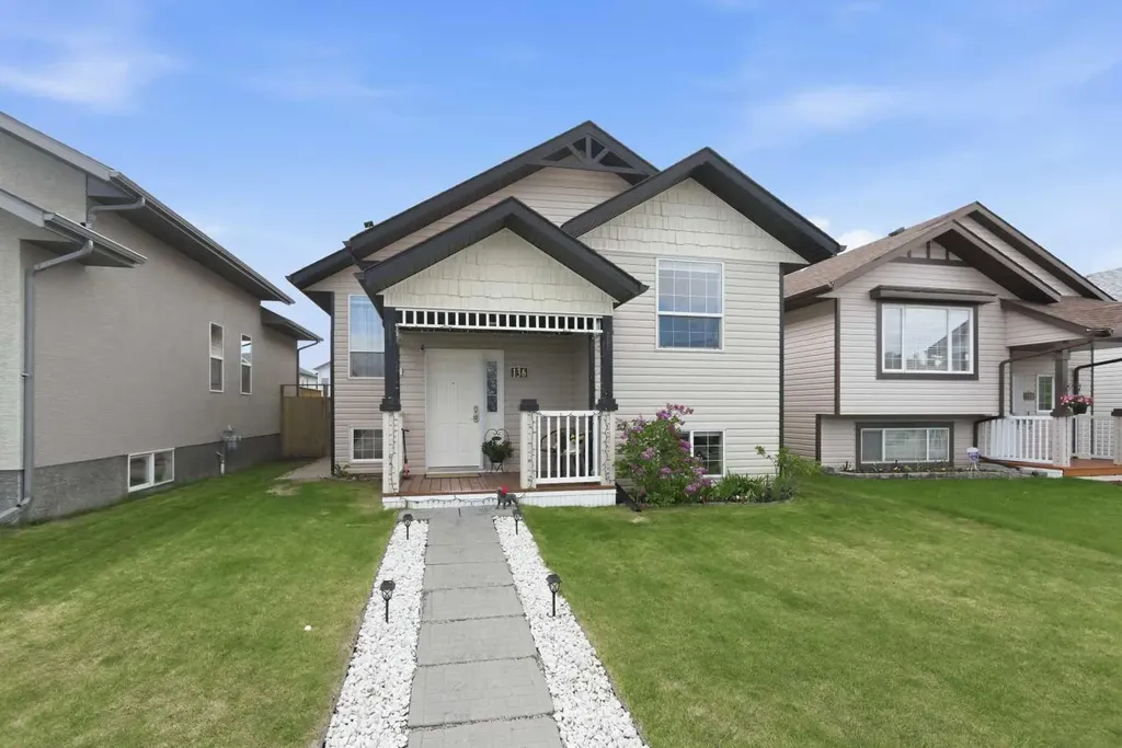136 Lanterman Close Red Deer AB T4N 3N8