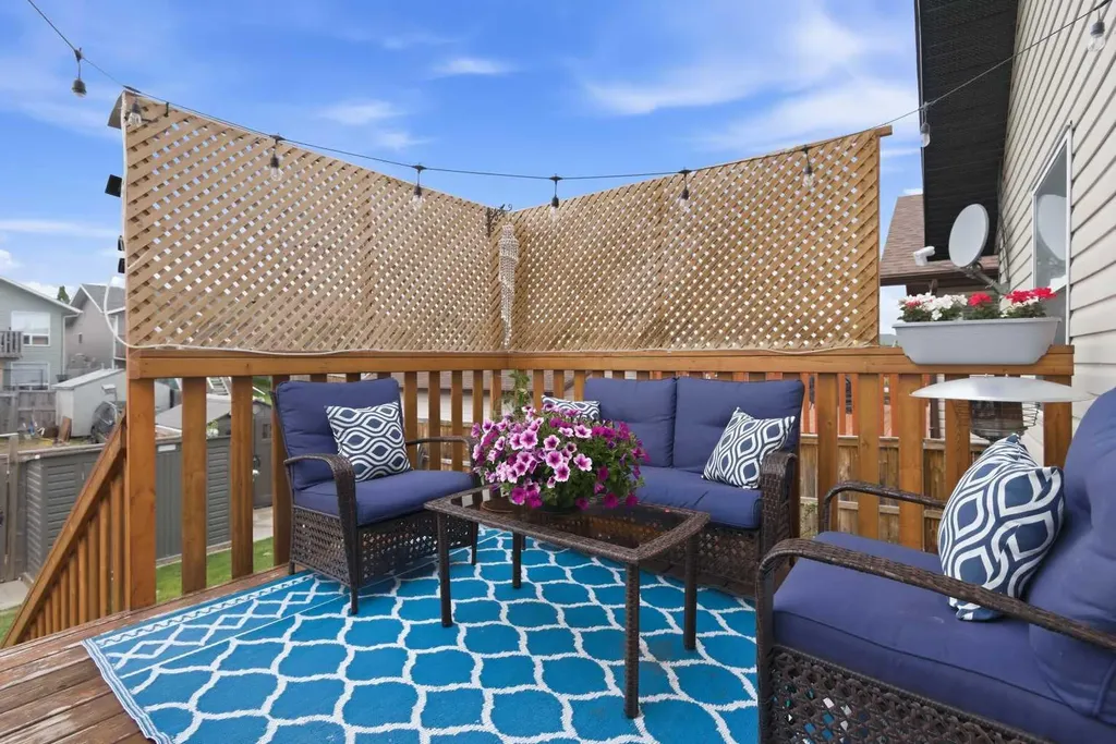 136 Lanterman Close Red Deer AB T4N 3N8