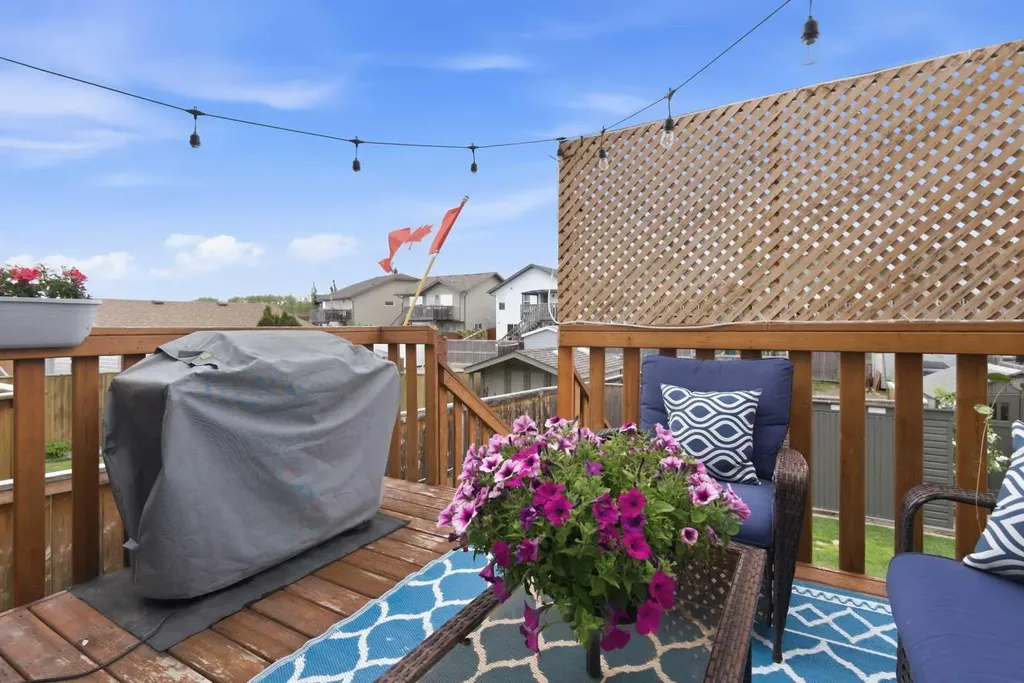 136 Lanterman Close Red Deer AB T4N 3N8
