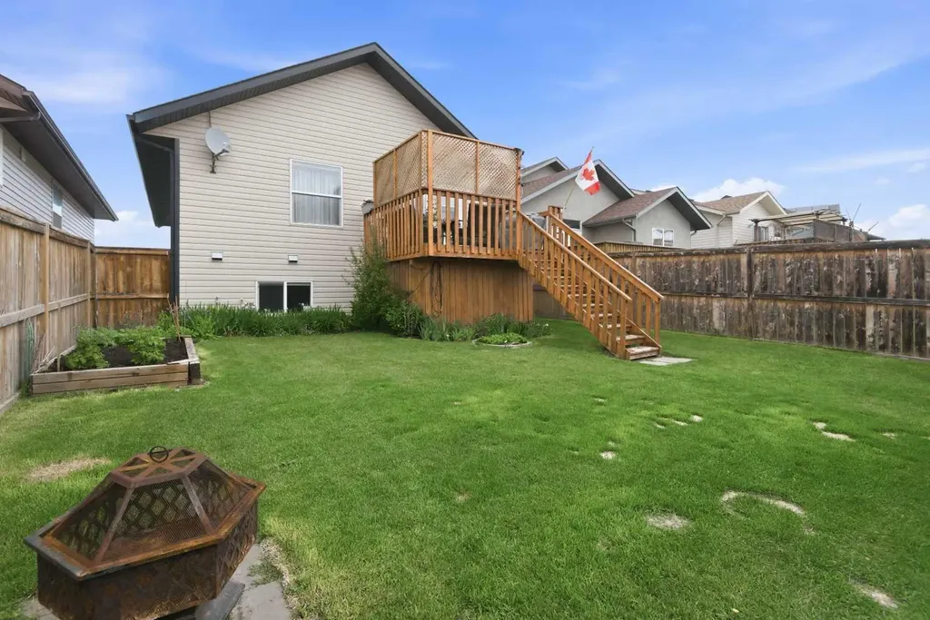 136 Lanterman Close Red Deer AB T4N 3N8