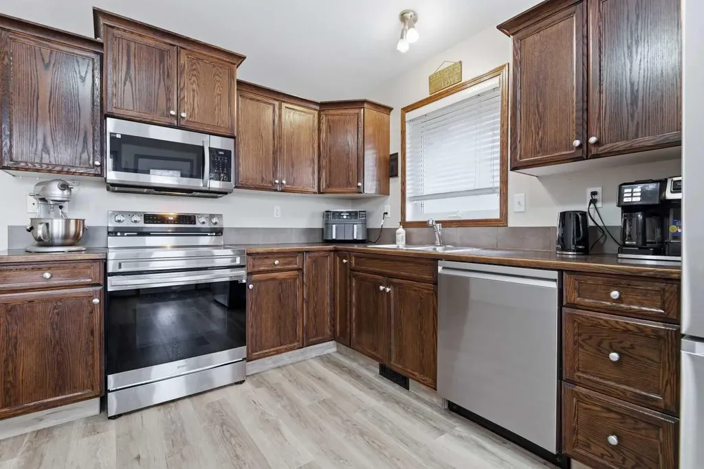 136 Lanterman Close Red Deer AB T4N 3N8
