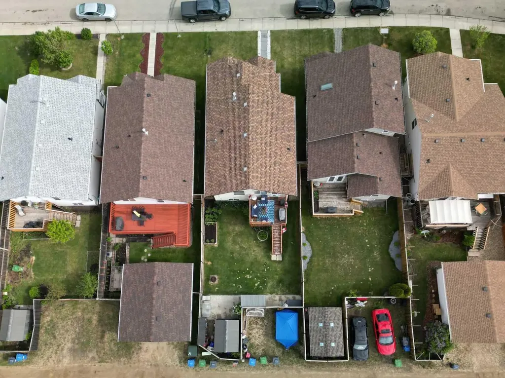 136 Lanterman Close Red Deer AB T4N 3N8