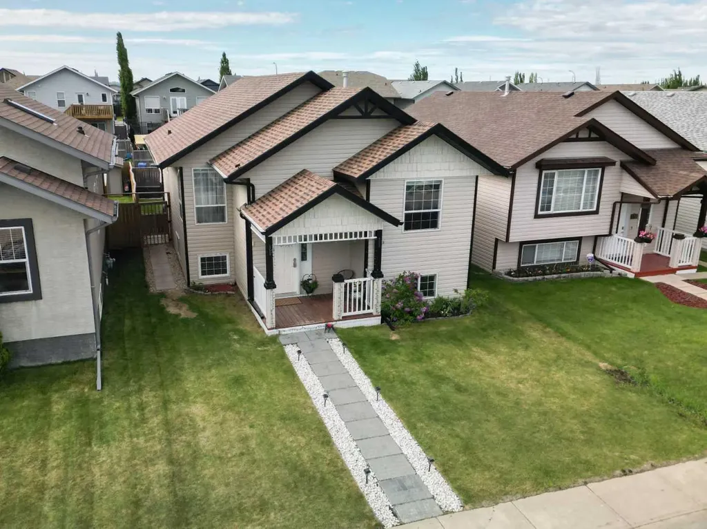 136 Lanterman Close Red Deer AB T4N 3N8
