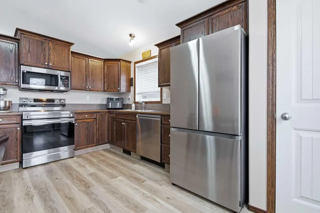 136 Lanterman Close Red Deer AB T4N 3N8